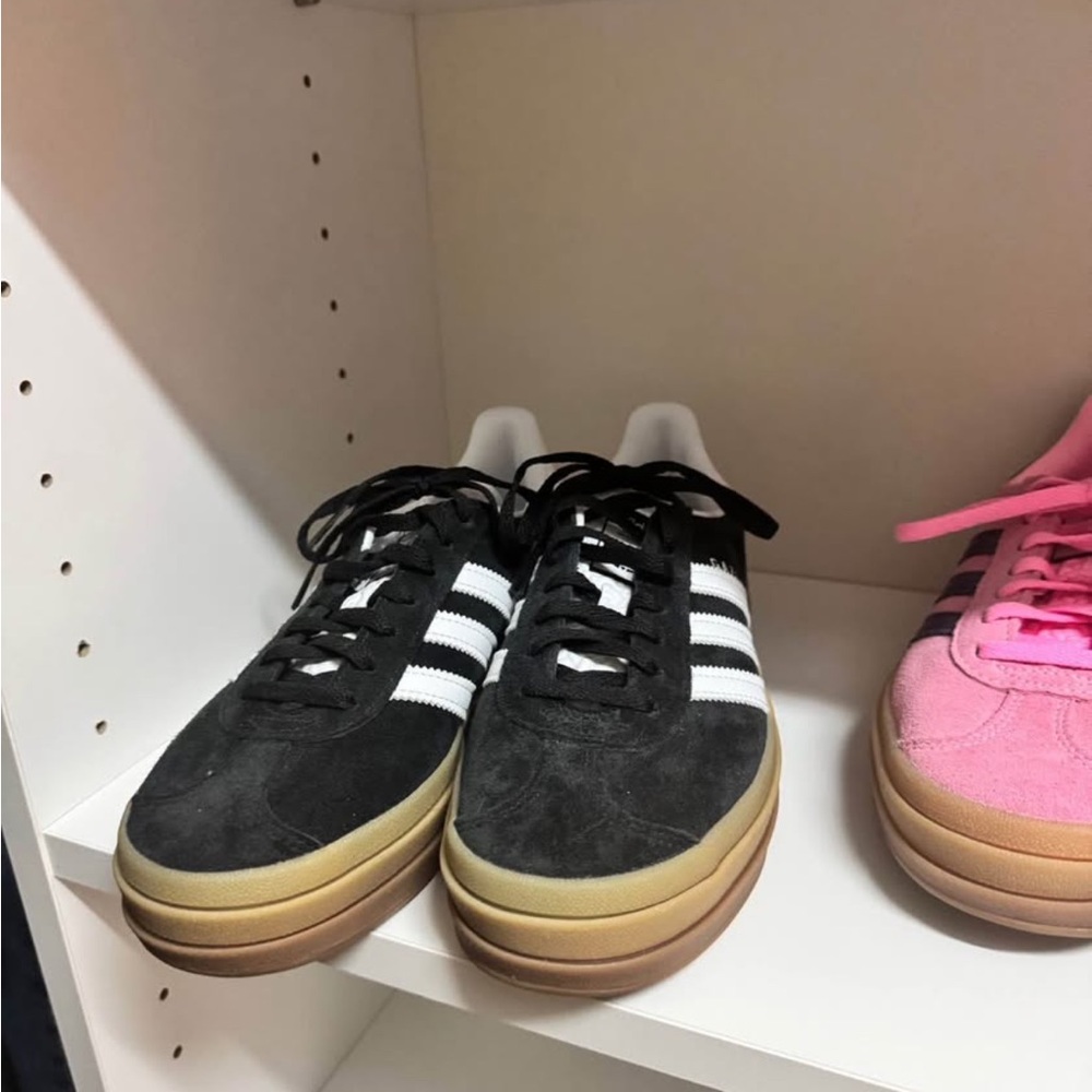 Black Adidas Sambas (NEVER WORN)